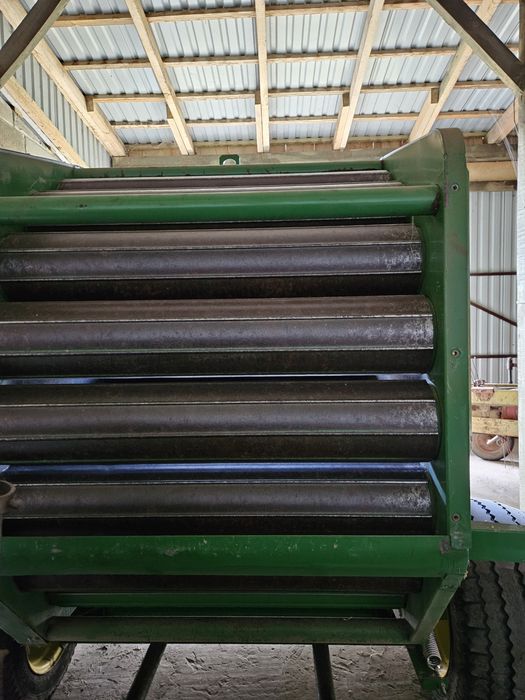 Prasa John Deere 575