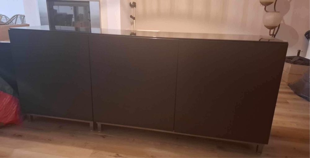 Aparador preto ikea com vidro