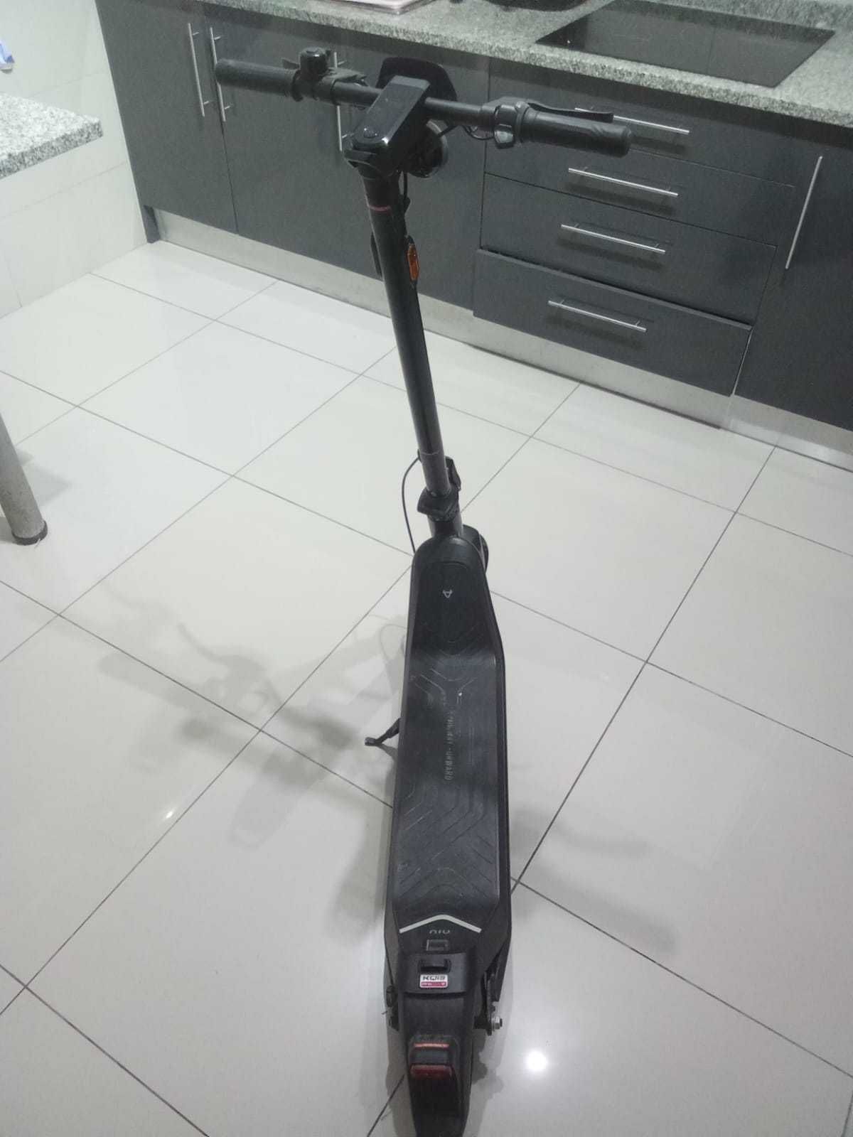 Trotinete Elétrica NIU KQI3 Pro [OPORTUNIDADE]
