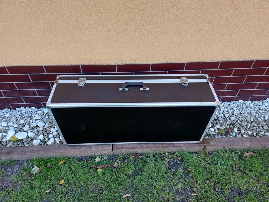 futerał case box walizka kufer