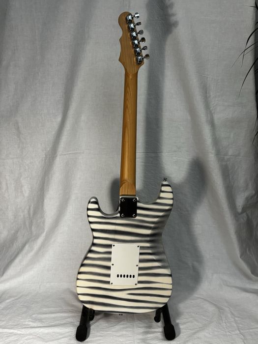 gitara elektryczna stratocaster mahar zebra najprawdopodnniej dąb