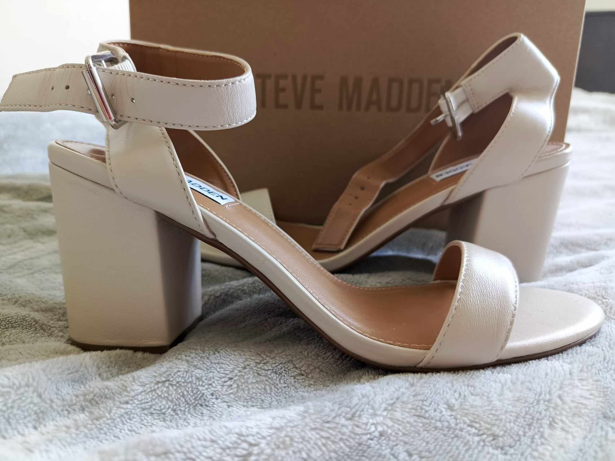 Cudowne beżowe sandałki Steve Madden