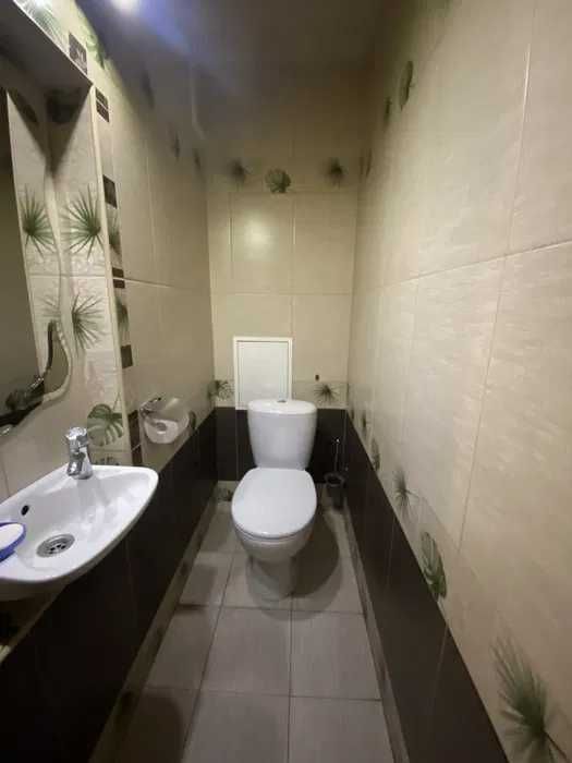 Продається 1/2 частки власності  у квартирі-студії на березі Дніпра