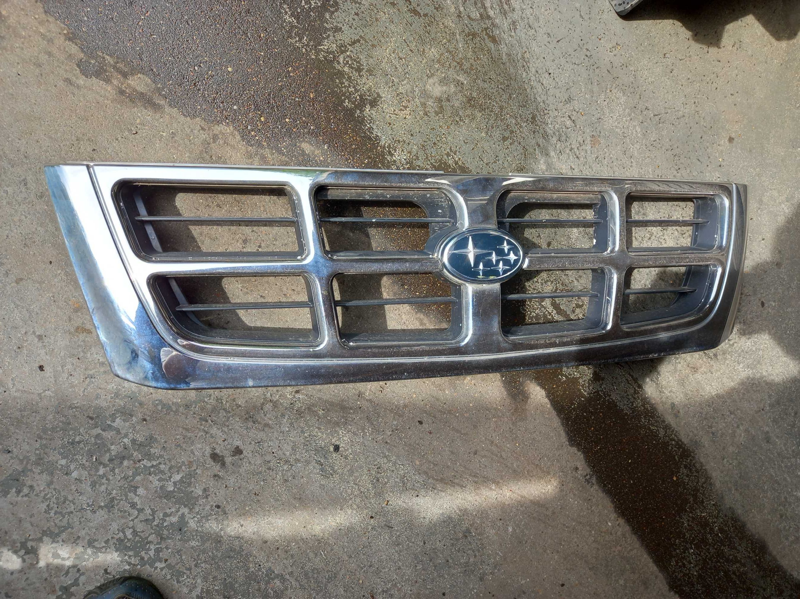 Subaru Forester SF 97-99r. atrapa grill ORYGINAŁ wysyłka