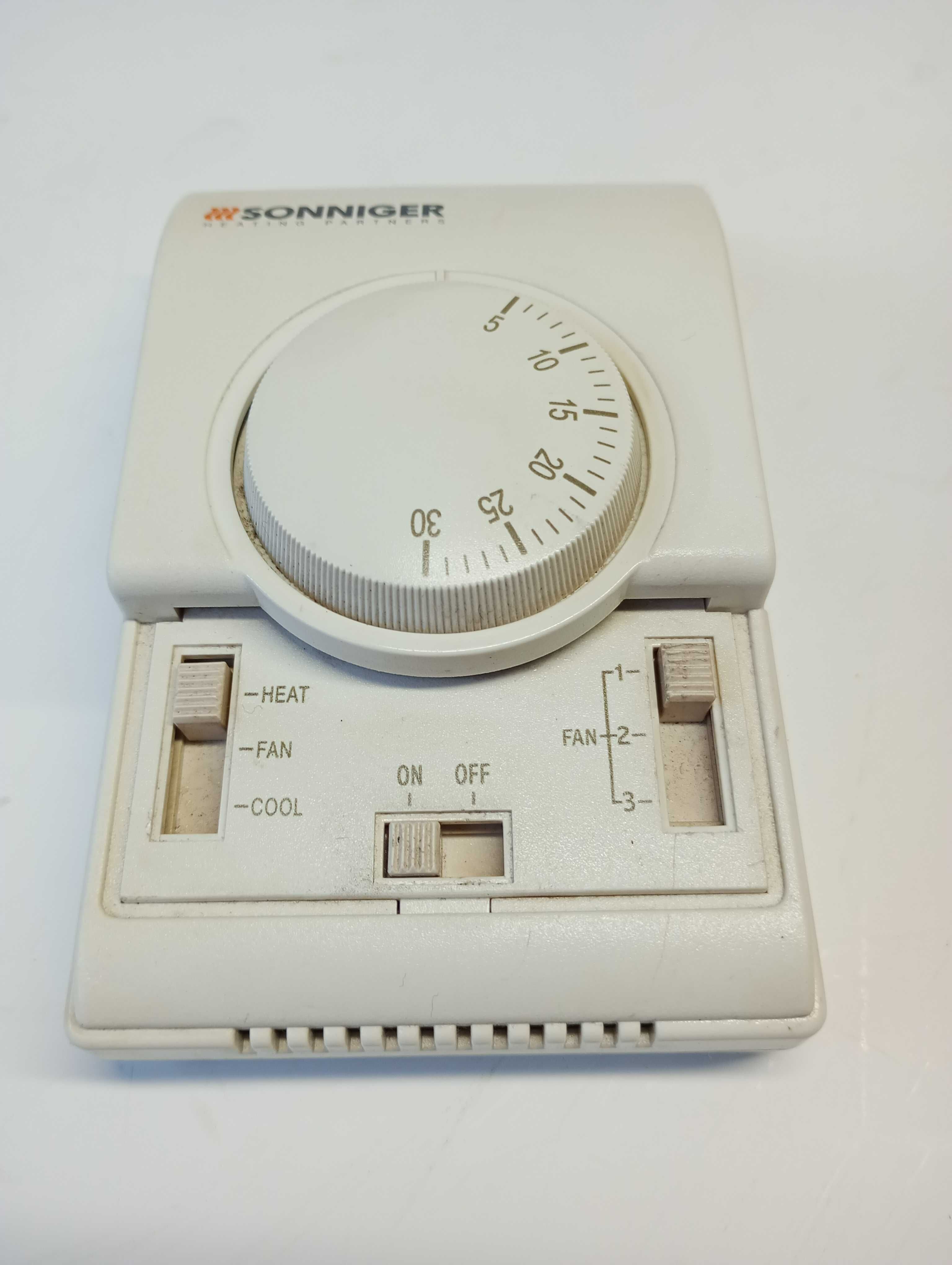 Regulator prędkości obrotów z termostatem SONNIGER Panel Comfort
