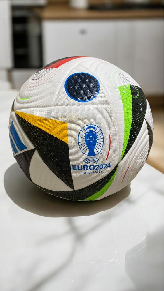 Мяч ЕВРО 2024 розмір 4 адідас фусбалібе