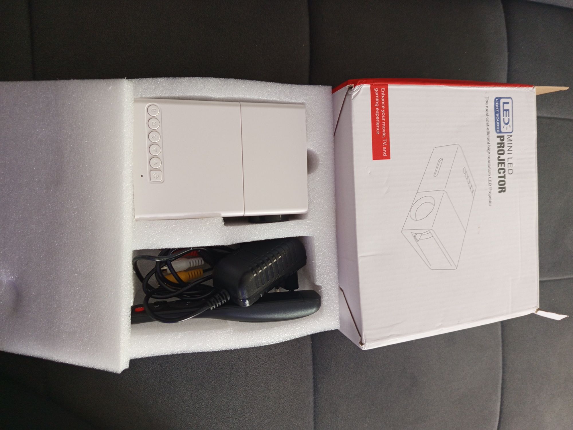 Spezedam mini projektor.