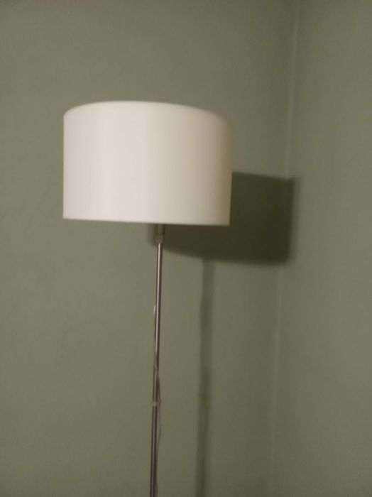 Lampa stojąca z kloszem ecru