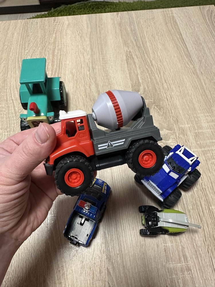 Іграшки для злопчика трактор Боба бетонозмішувач пікап поліція комбайн