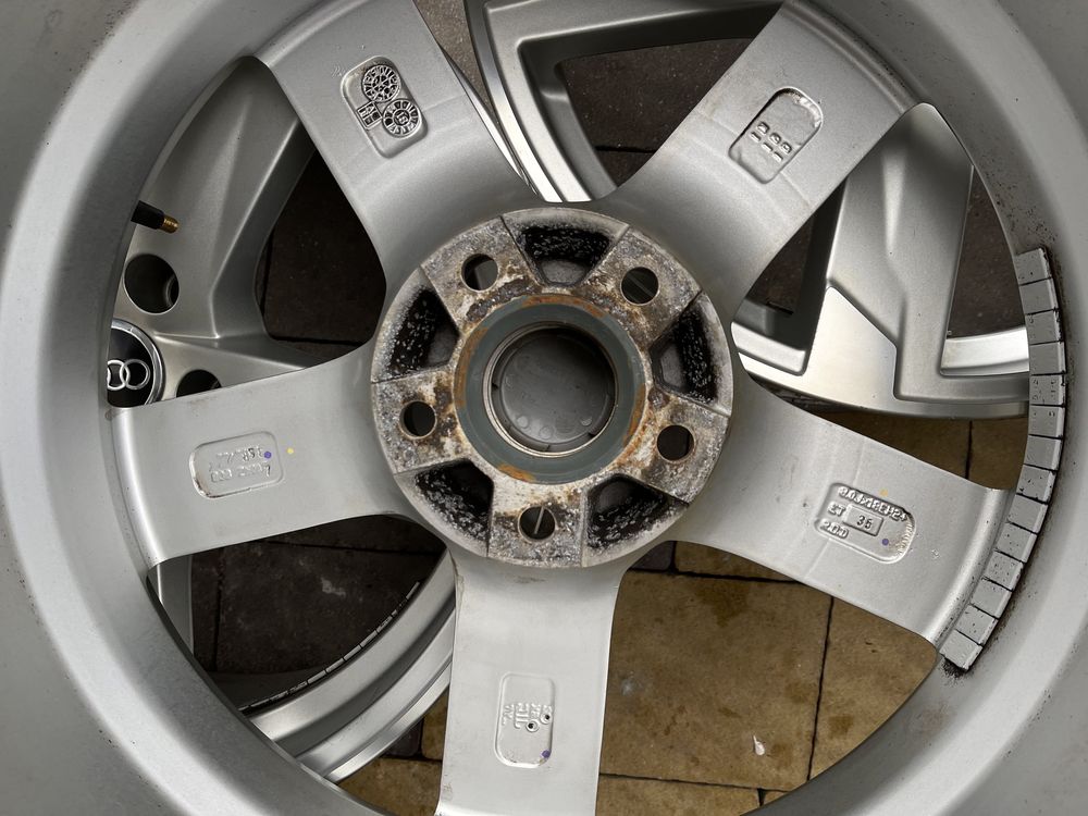 Диски R18 5x112 Et35 8J. Audi A4 A5 A6 A7 A8 Q3 Q5 Volkswagen