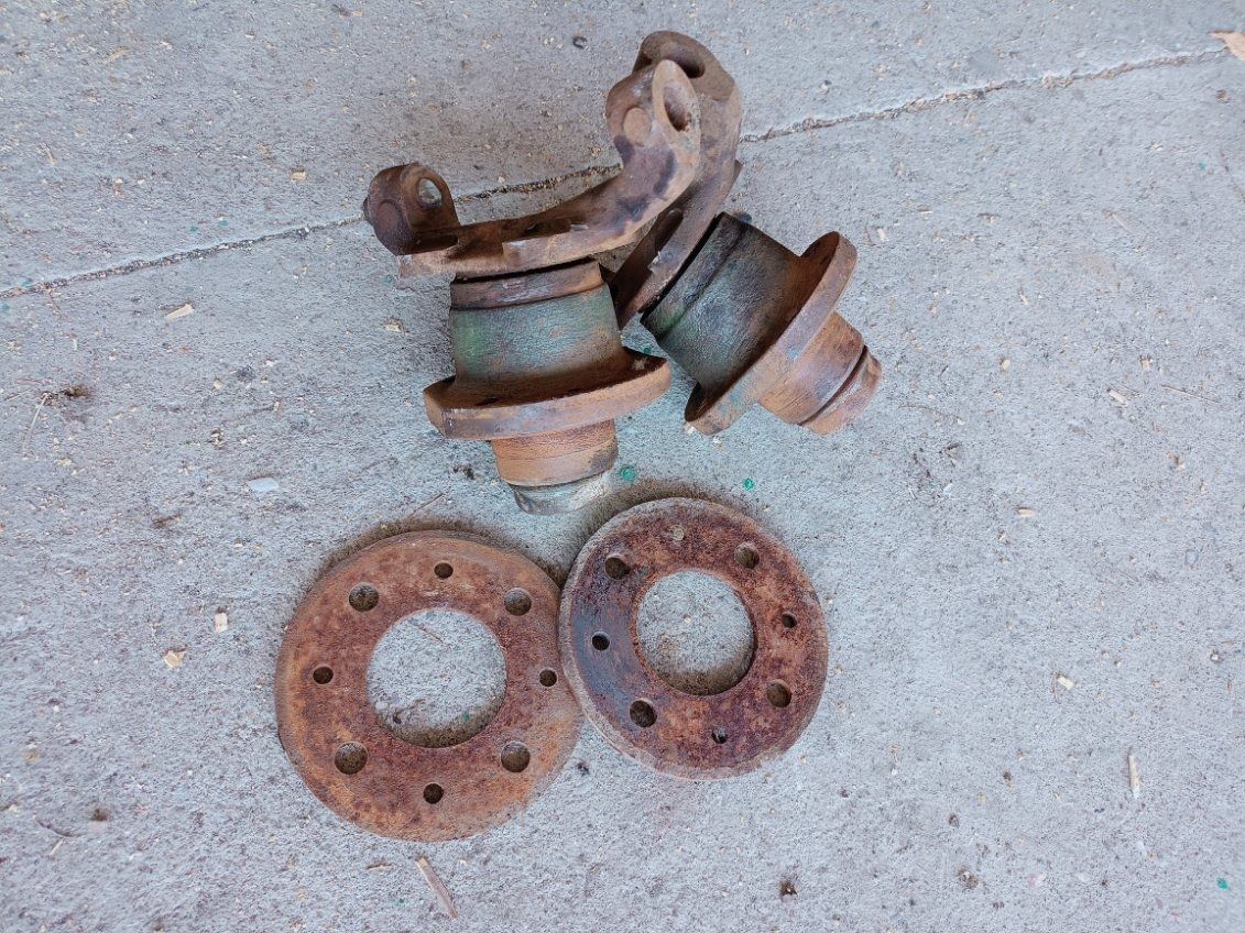 Piasty czopy Polonez Fiat 125p + dystanse