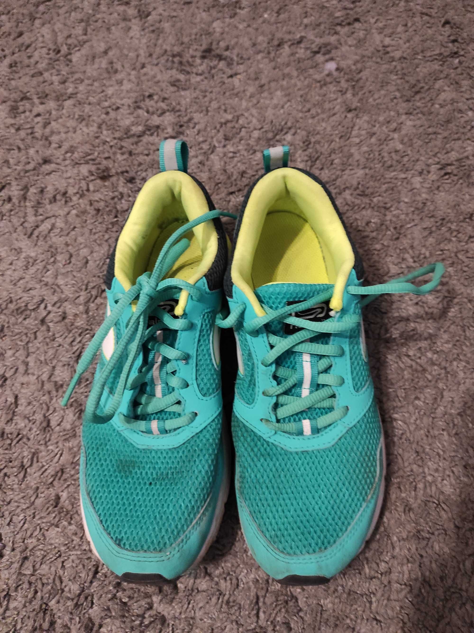 Zielone damskie buty sportowe Decathlon