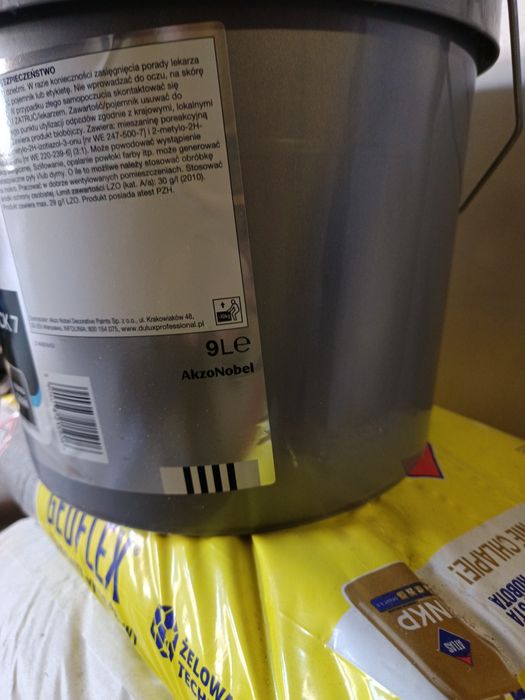 Farba Dulux Ultra Black 7  9 L.