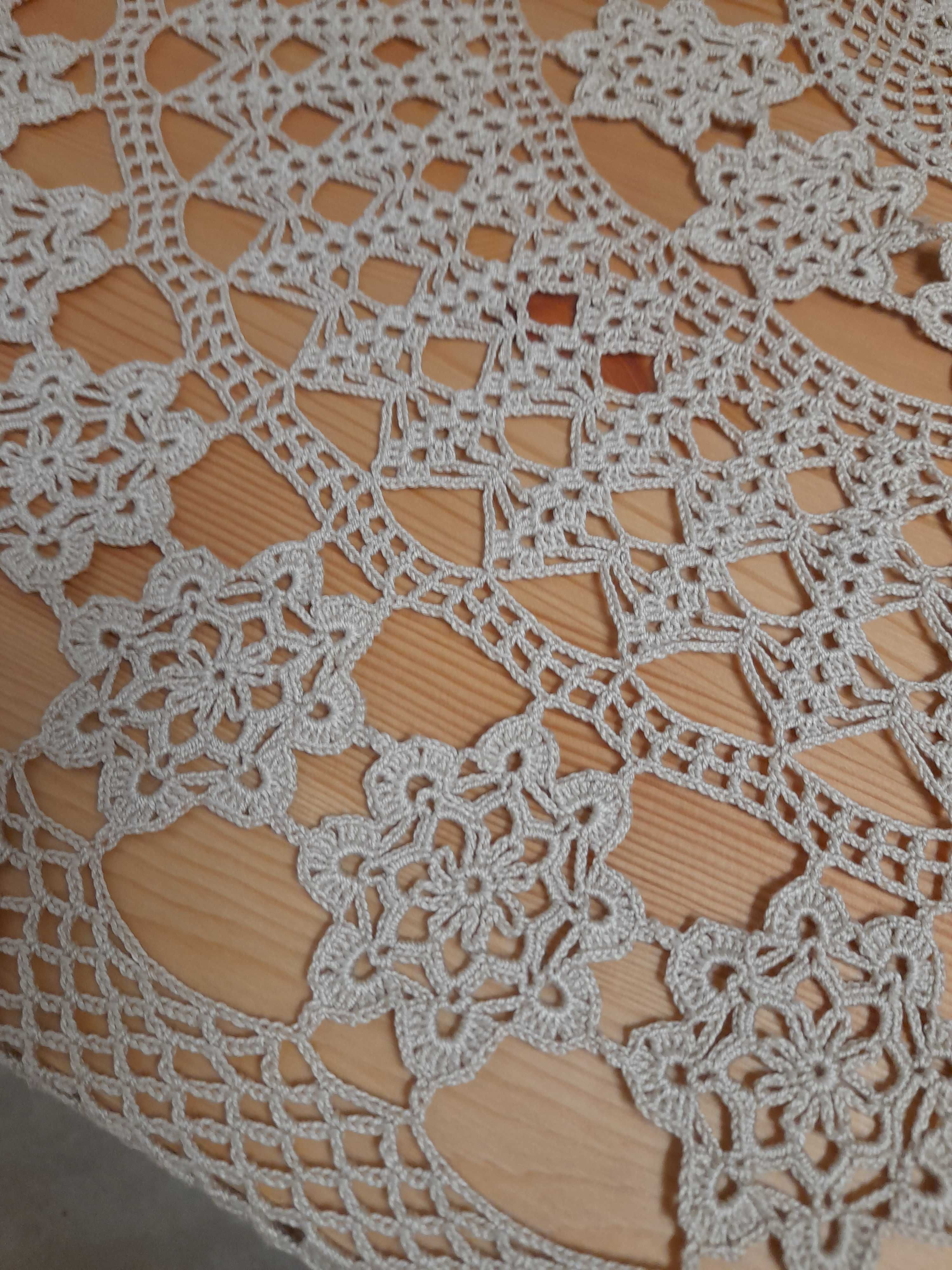 Toalha redonda em crochet nova