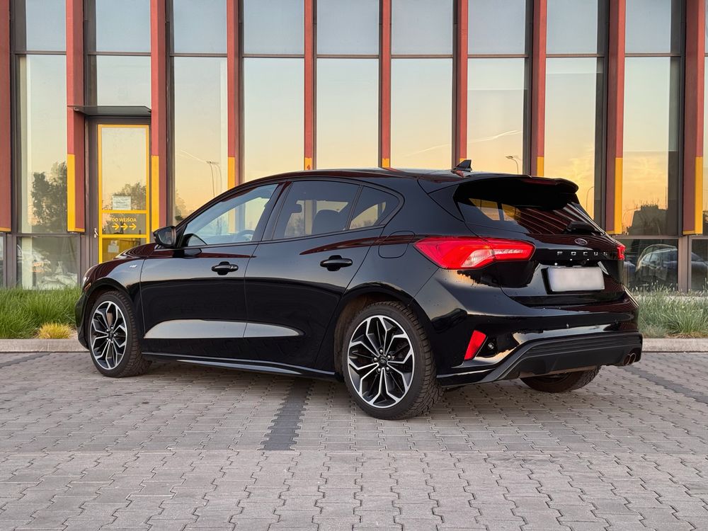 Ford Focus MK4 ST LINE
