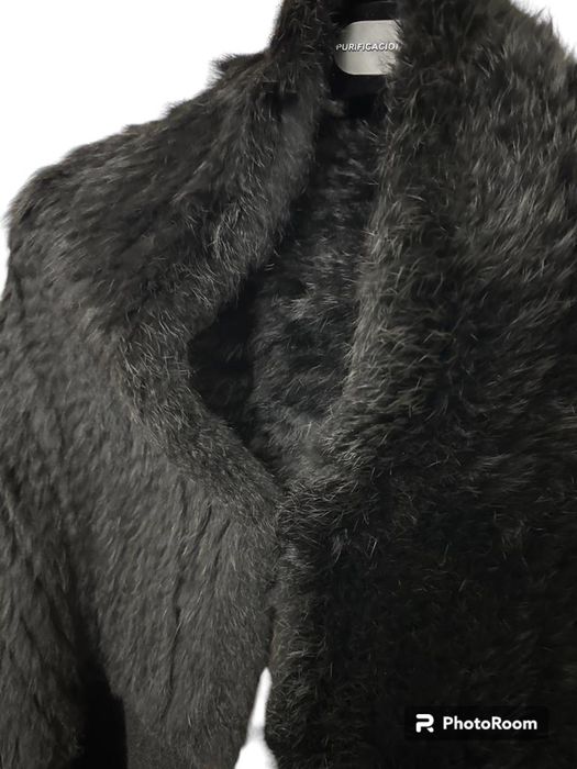 Estola preta de pêlo e lã
