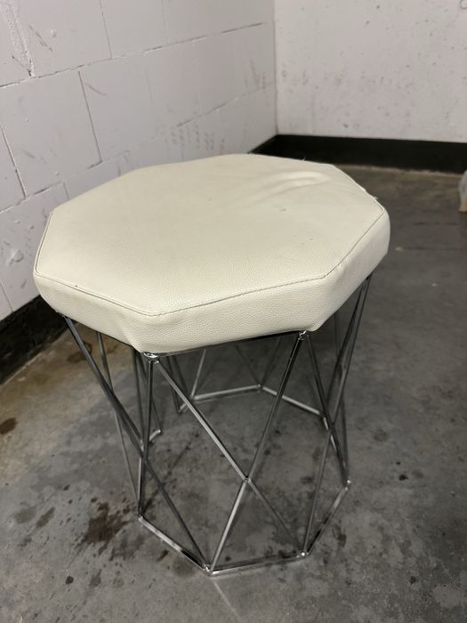 Taboret skorzany biały