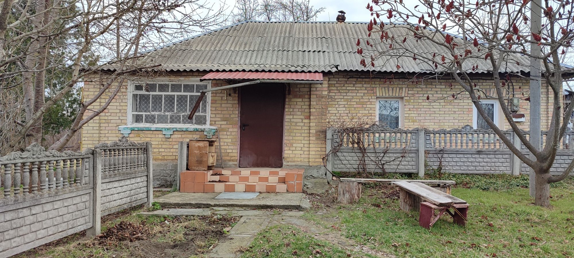 Продам землю з будинком в Білогородці