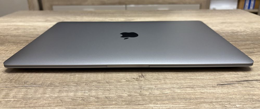 Макбук Apple MacBook Air 13" 2020 M1 16/256 Space Gray