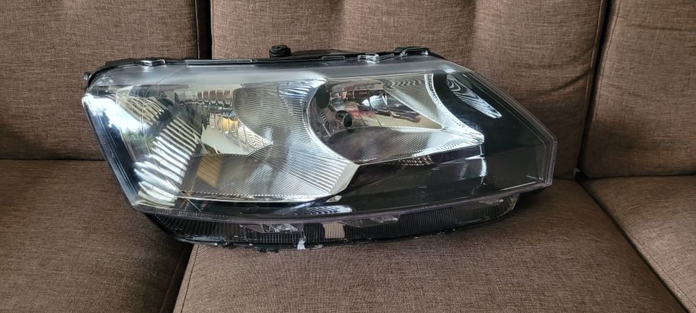 Lampa reflektor przód lewy prawy Skoda Rapid