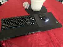 Teclado Gaming Wireless Corsair K 63 com suporte