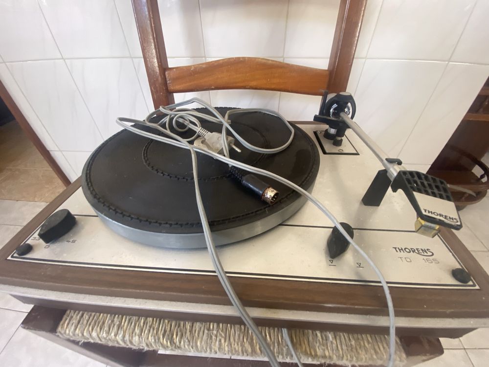 2 Gira discos Thorens e pioneer