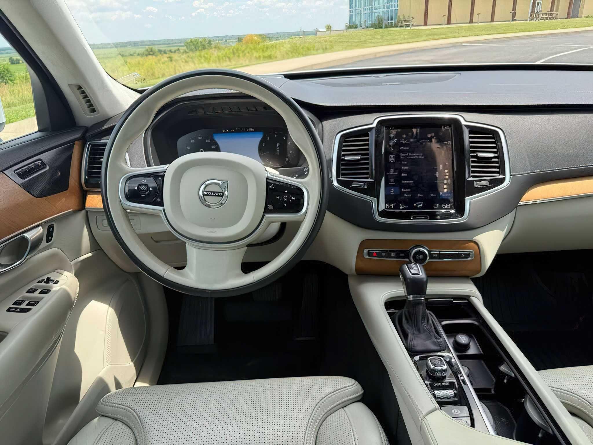 Volvo XC90   2020