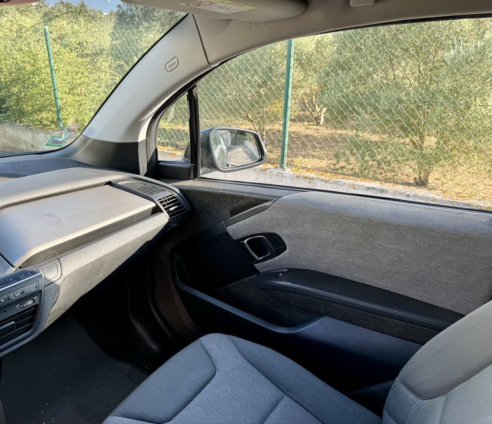 BMW i3 REx cinzento escuro ano 2015 e 157000km