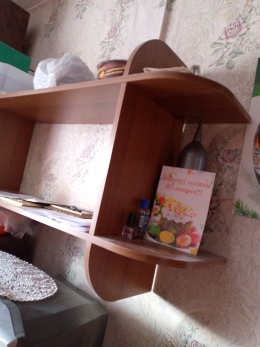 Полиця навісна тумба під телевізор сервант