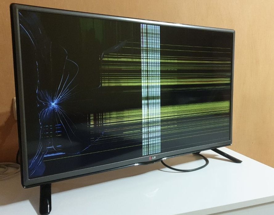Телевізор LG 32LB552U на запчастини (розбитий екран)