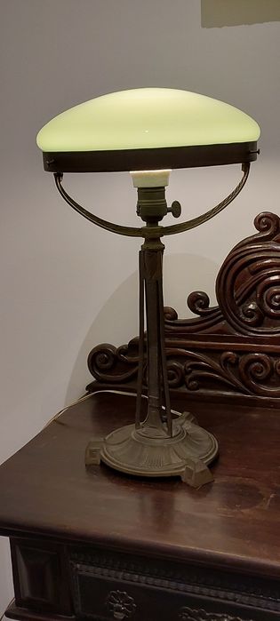 candeeiro Arte Nova em bronze, de mesa