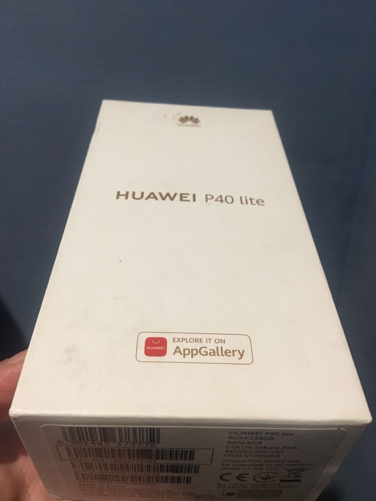 Huawei p40lite Коробка и оригинальная зарядка и бампера