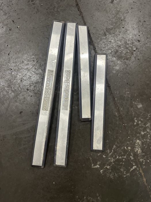 Komplet listew progowych listwa chrom nikiel mercede w 210 niebieskie