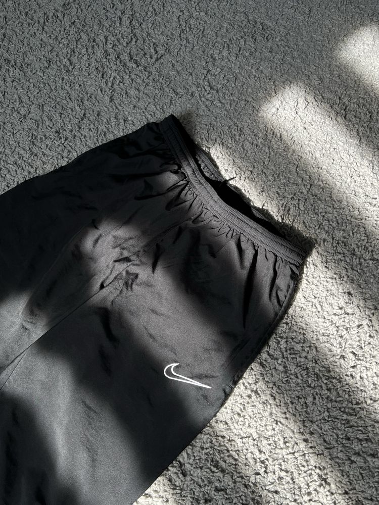 Штани нейлонові Nike