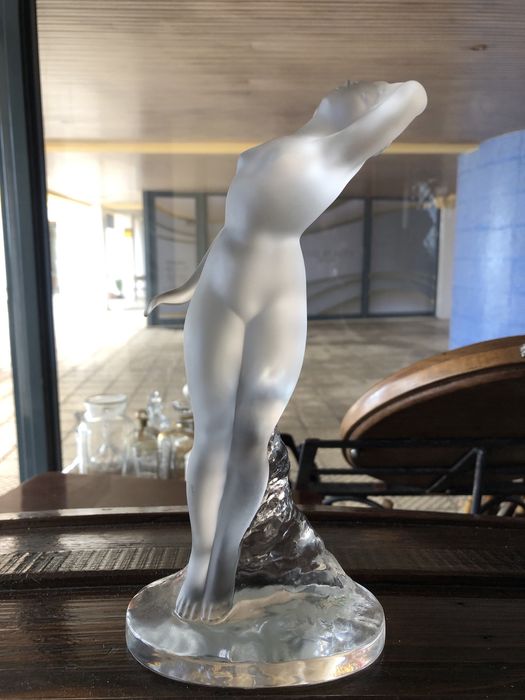 Lalique France Mulher nua 24cm