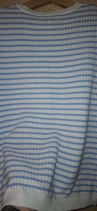 Dzianinkowy sweterek