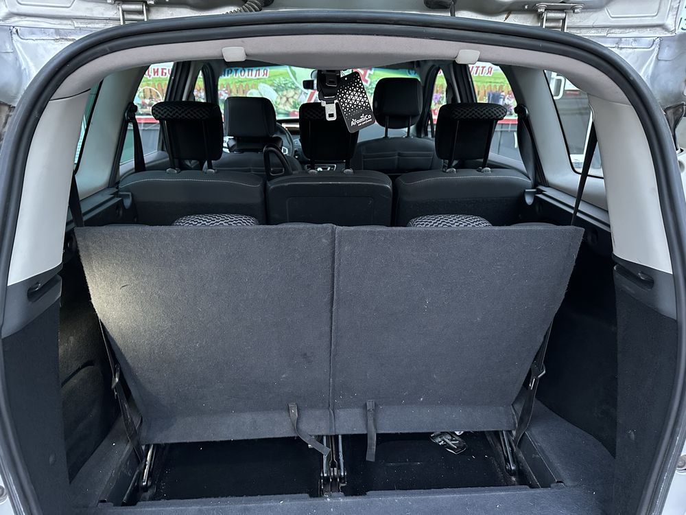 renault grand scenic 7 мест