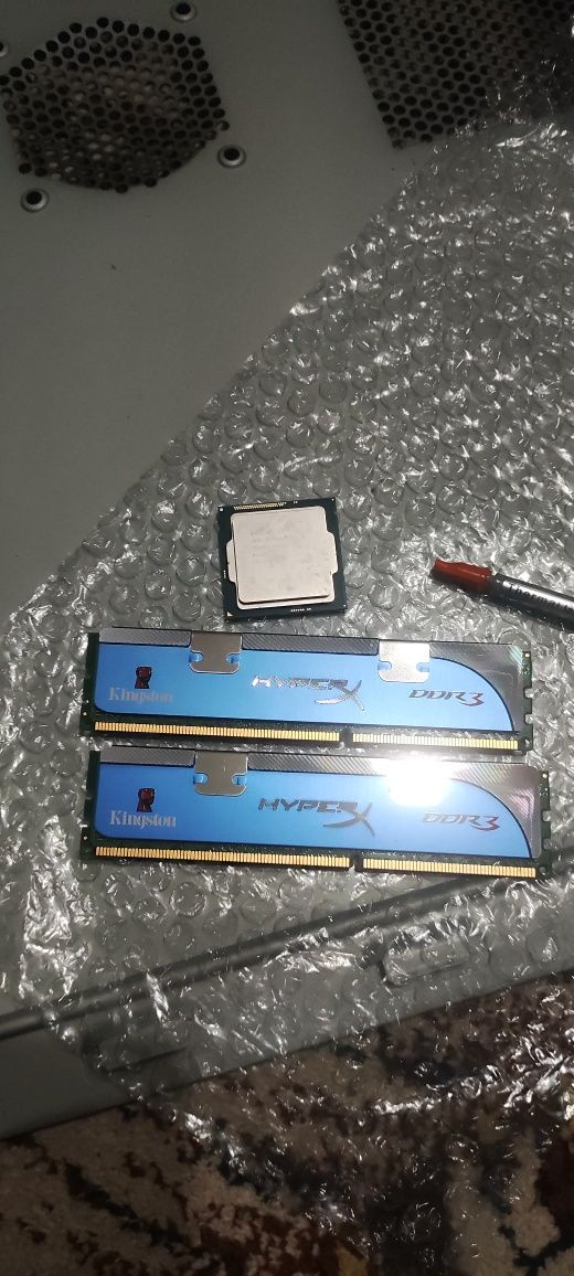 Оперативна память DDR3 8 Gb 1600 mgz