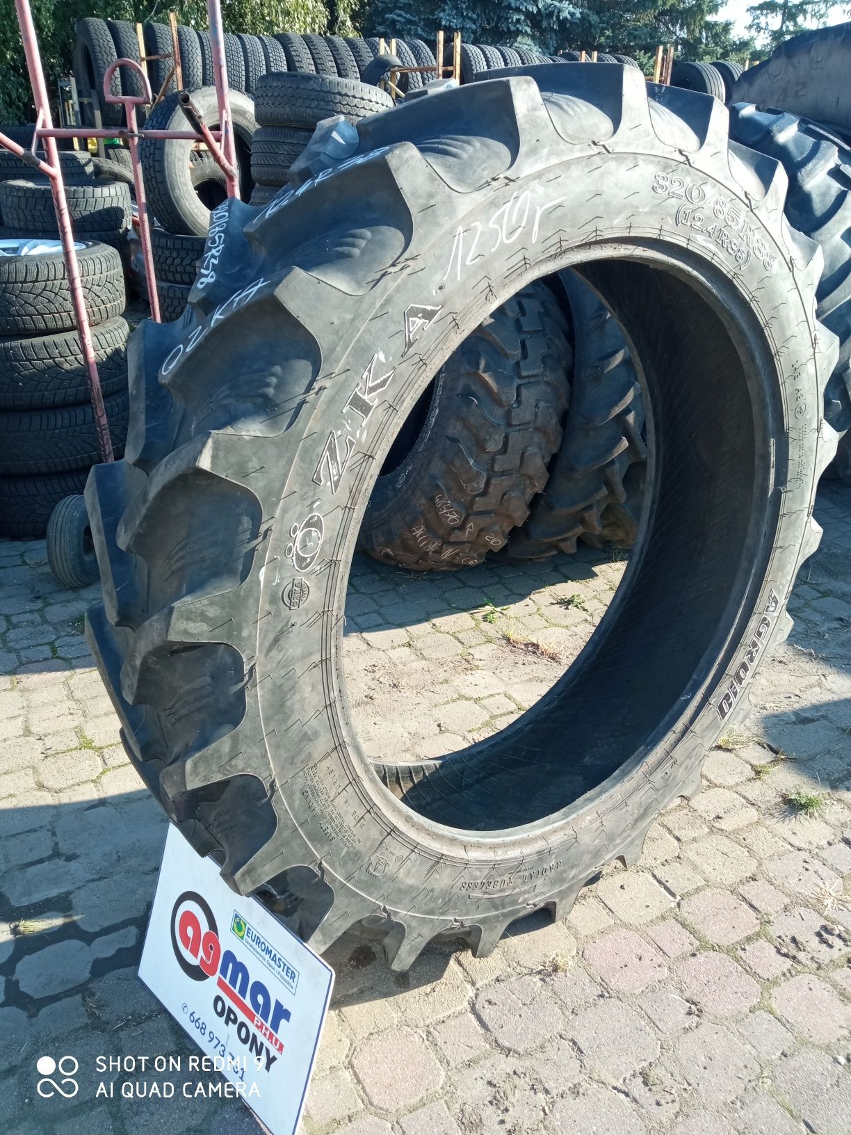 320/85R38 (12.4R38) Ozka opona rolnicza używana