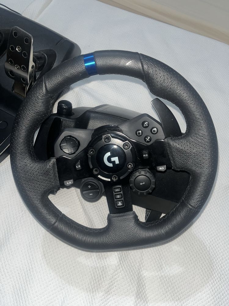 Volante Logitech G923 TrueForce – Como Novo (PS5/PS4/PC)