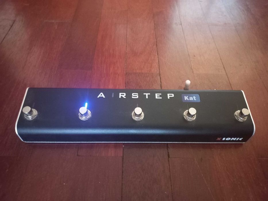 Boss Katana 50 MK2 e Pedaleira Airstep Kat