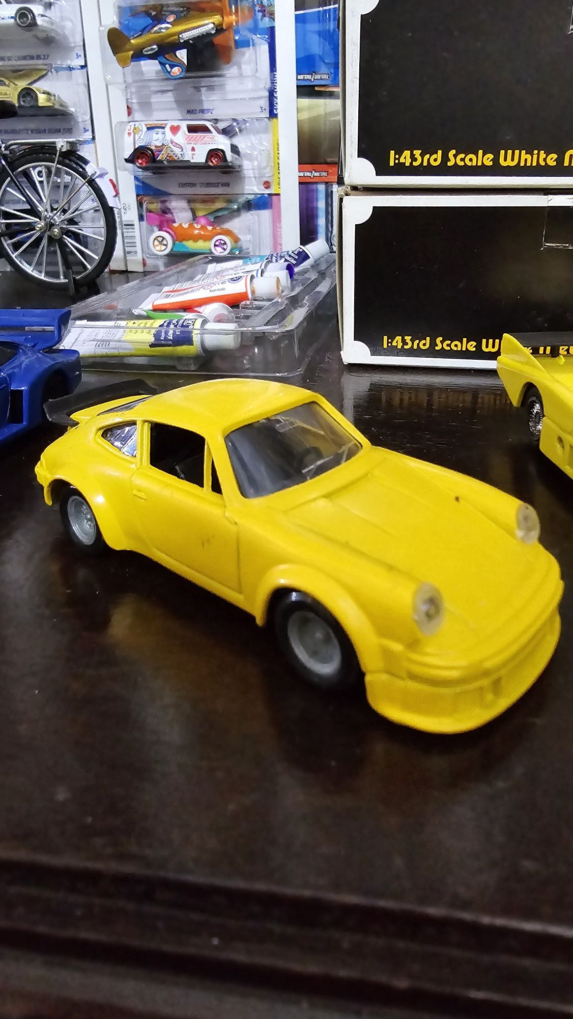 Miniatura Porche sólido