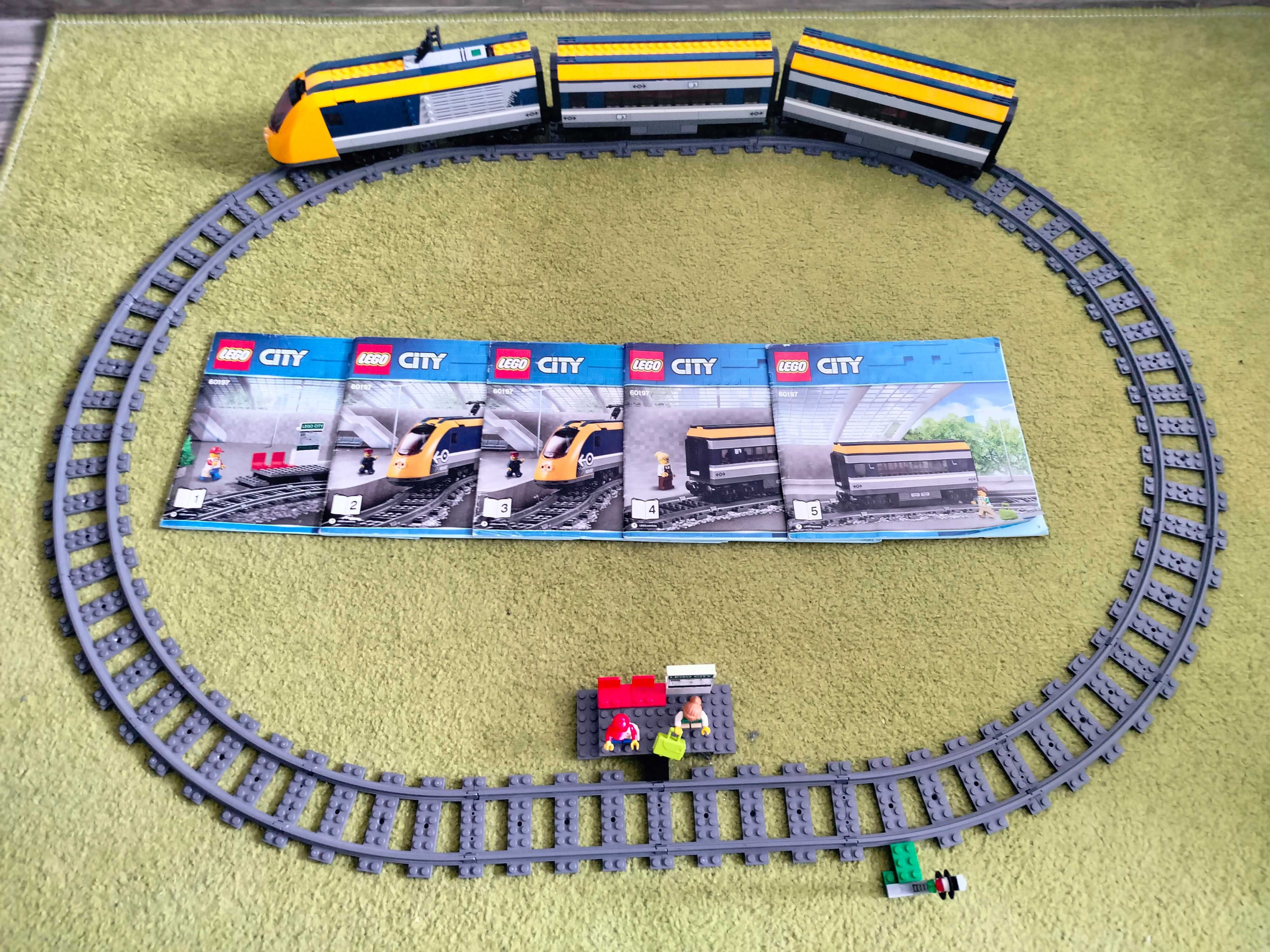 Pociąg pasażerski LEGO City zdalnie sterowany