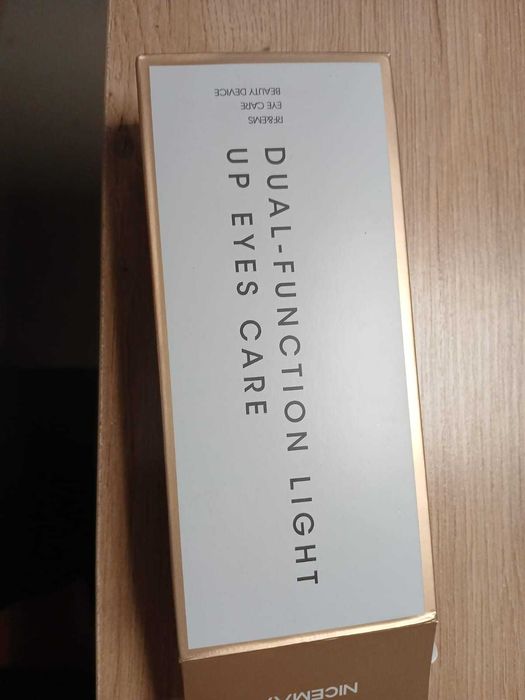 Urządzenie do pielęgnacji okolic oczu