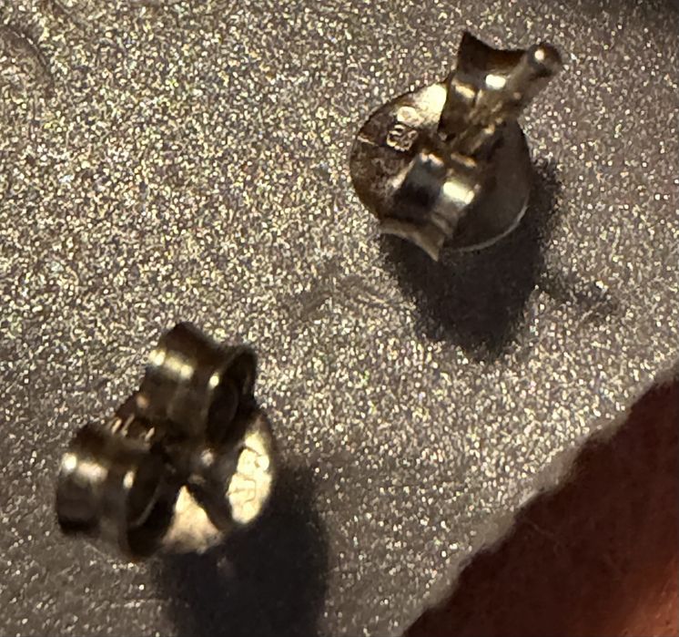 Par de brincos em prata