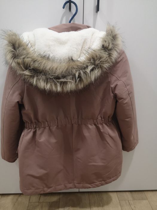 Куртка зимова на дівчинку