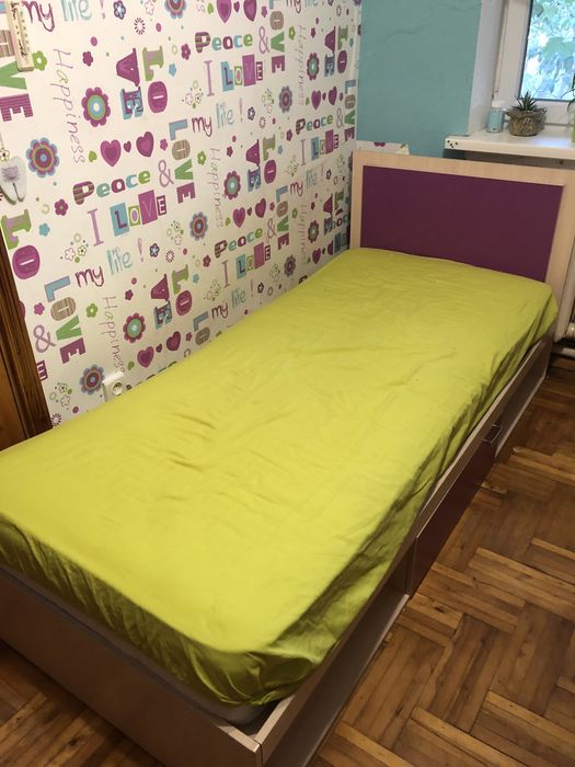 Дитяче ліжко в гарно у стані