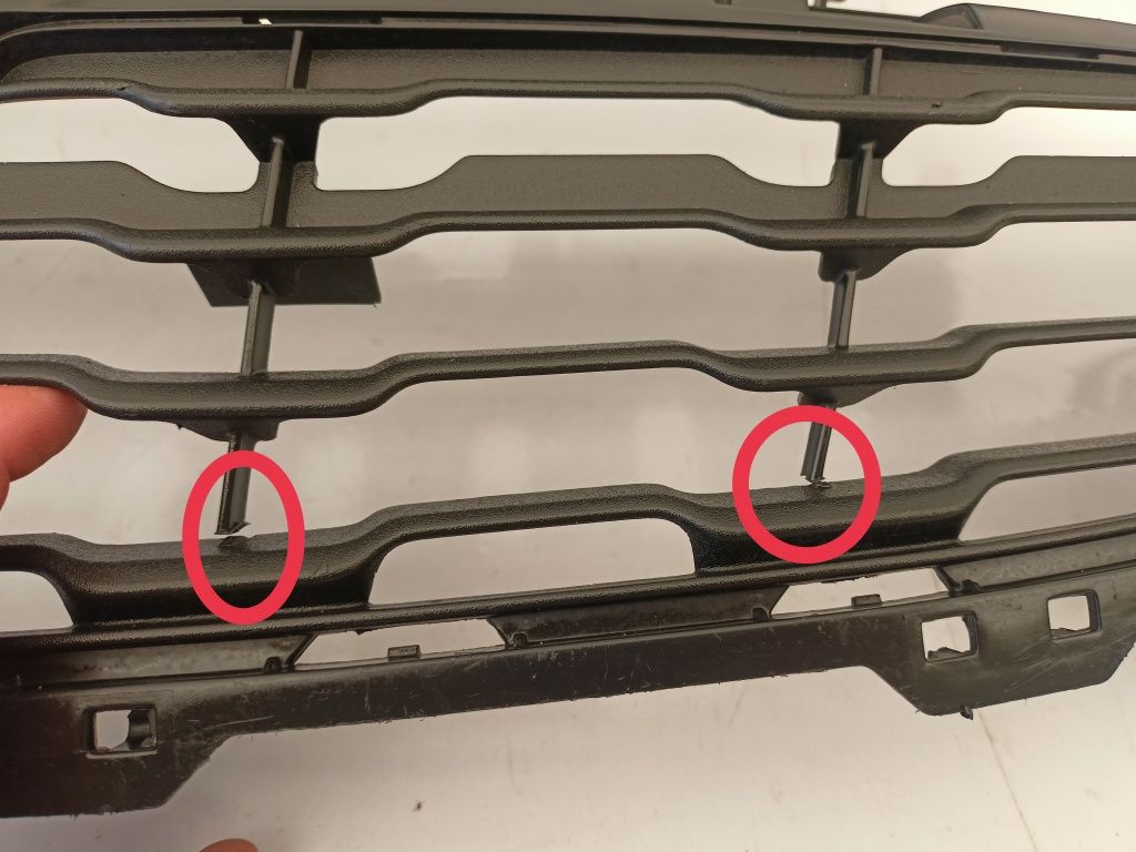 Opel Corsa E 15- grill atrapa kratka zderzaka przód przednia