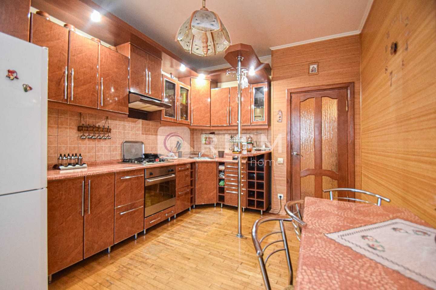 Продаж квартири на Котляревського 13 !