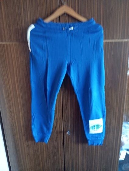 Sprzedam granatowy dres dla dziewczynki